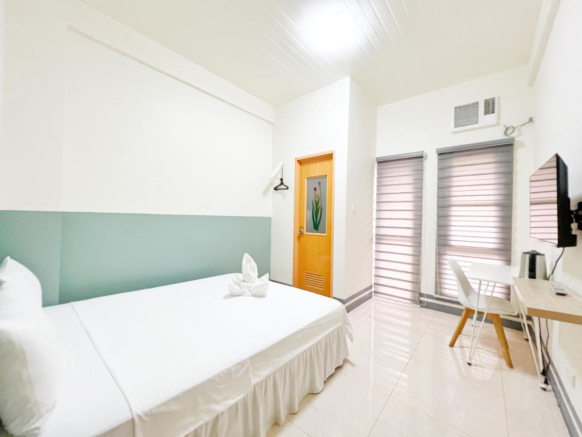 Verra Inn Tagaytay City Exterior foto